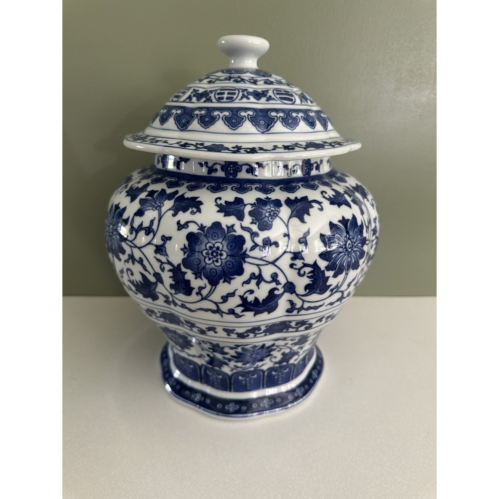 VTG Bombay Company Blue & White Porcelain Decorative Ginger Jar W/Lid 12" Tall